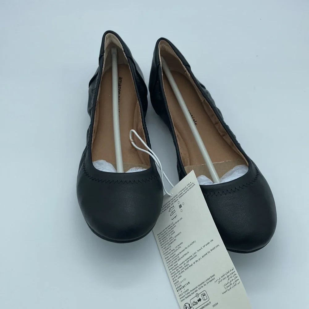 NWT AMAZON ESSENTIALS BLACK BALLET FLATS